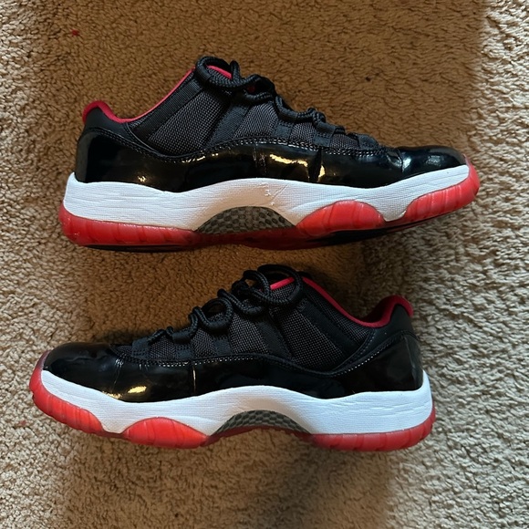 Jordan 11 low - Picture 3 of 6